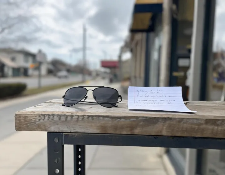 Black aviator sunglasses application reference for buyers